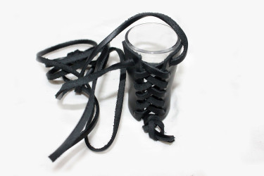 Závěsné sklo v kůži   s popruhem