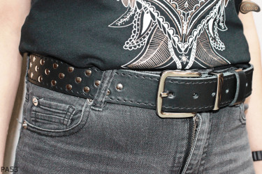 PA53 leather belt with flat decorative rivets