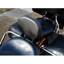 A vezető hátulja  YAMAHA XV 1600 WILD STAR és XV 1700 ROAD STAR